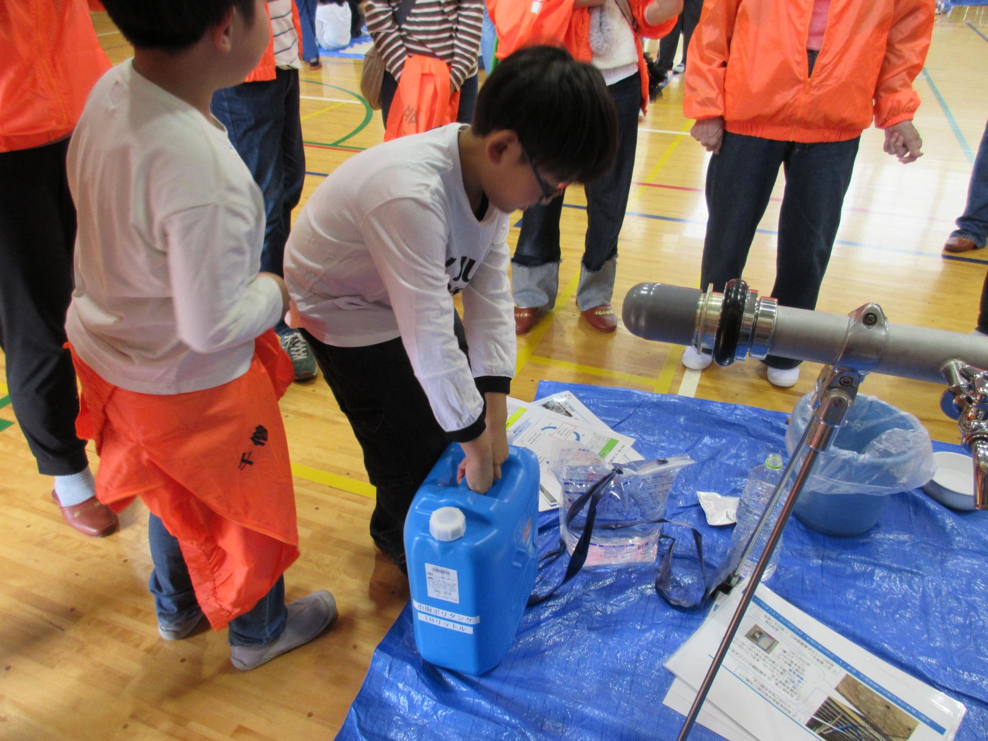 稲野小学校訓練写真2