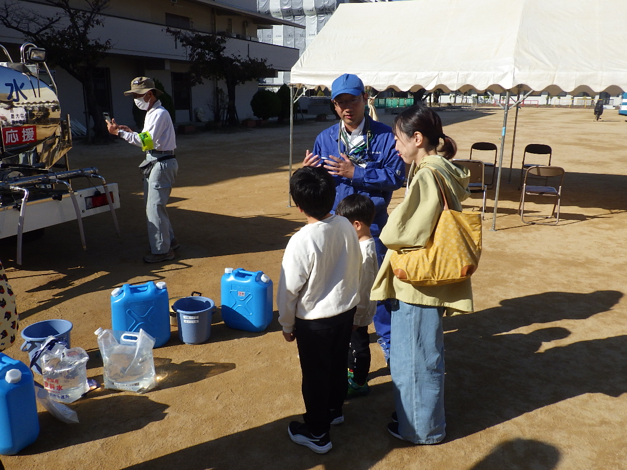 伊丹小学校訓練写真3